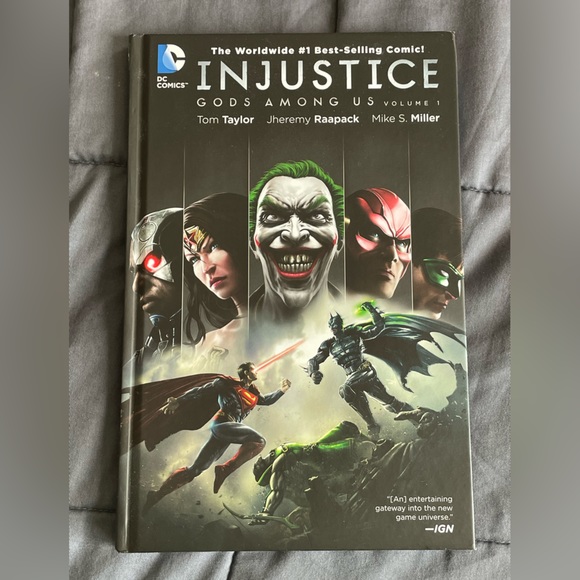BUY 3 FOR $25 - DC Injustice Graphic Novel - Picture 1 of 2